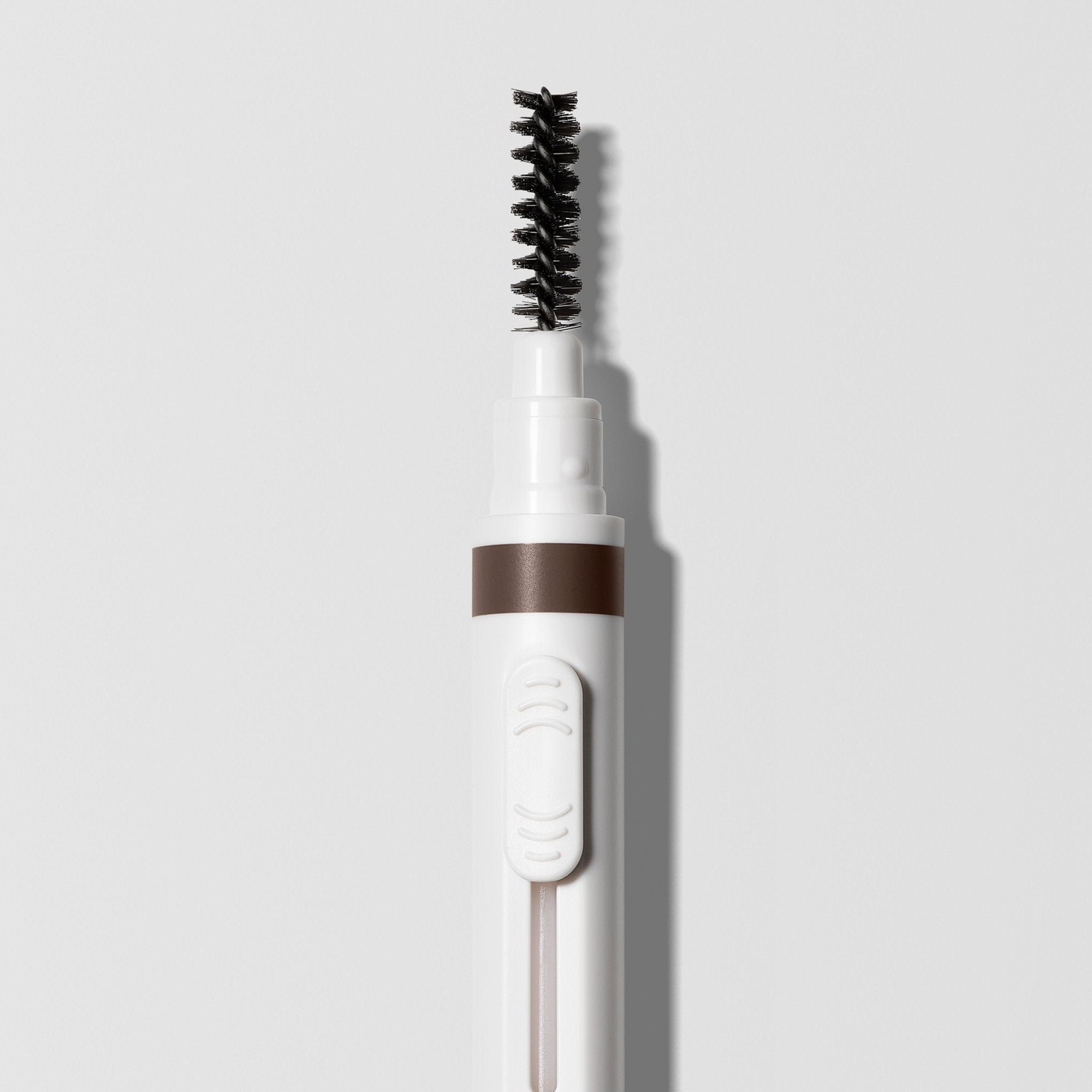 MASTER BLADE™ BROW PENCIL (LÁPIZ PARA CEJAS CON ACABADO NATURAL)